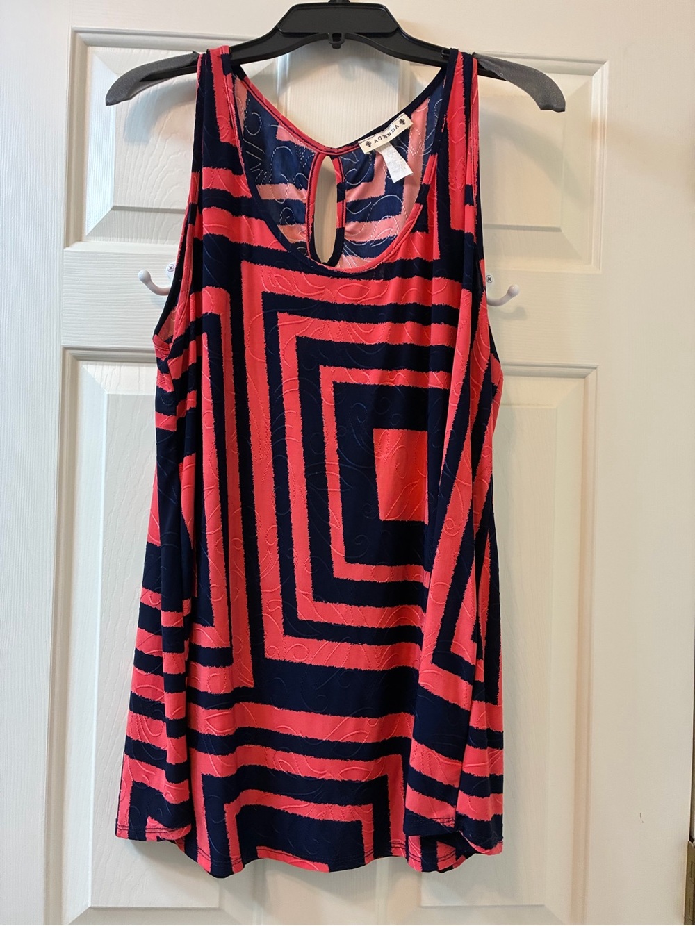 Agenda Coral & Navy Geometric Keyhole Tank